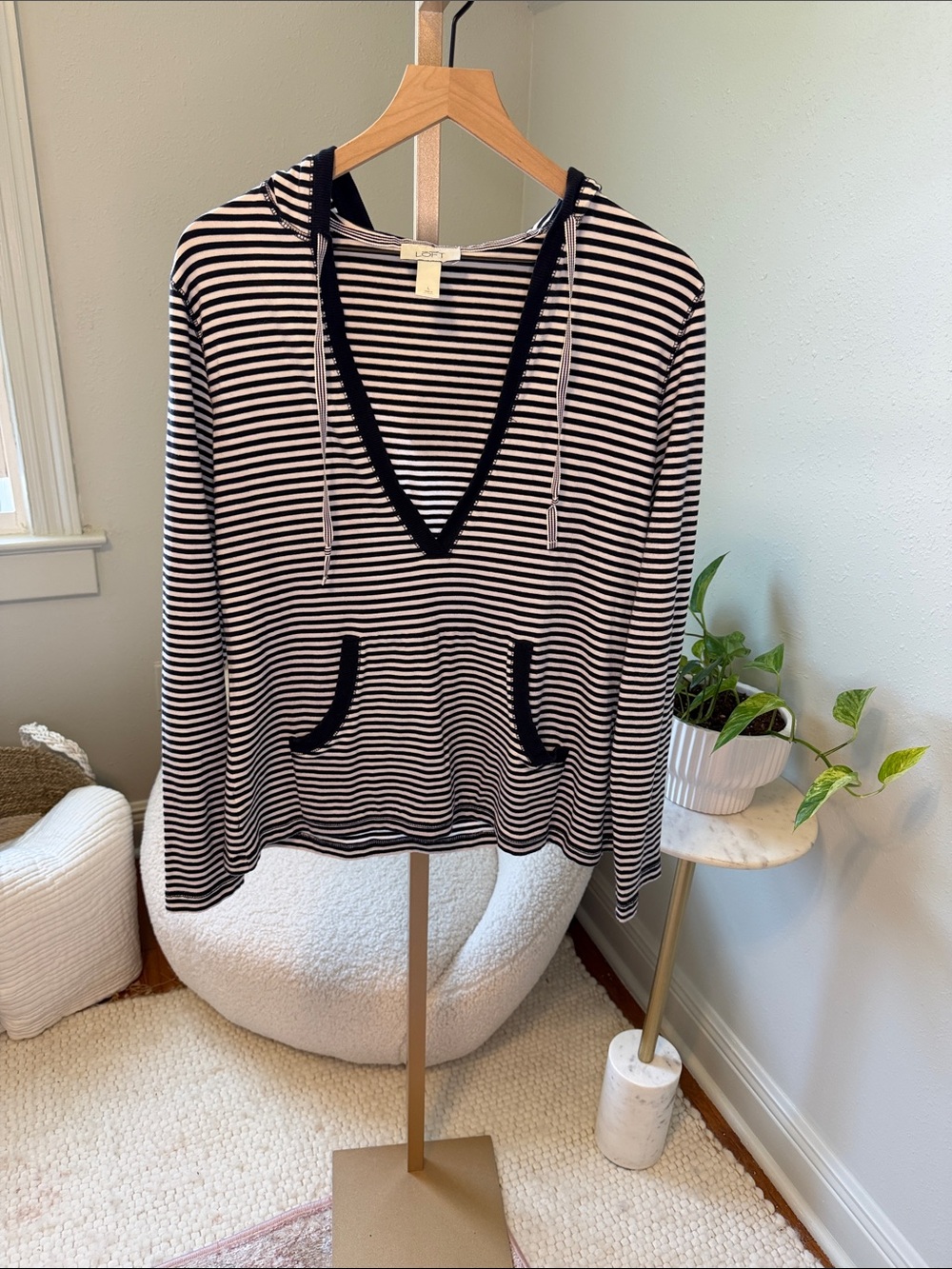 LOFT Striped V Neck Top - Navy & White